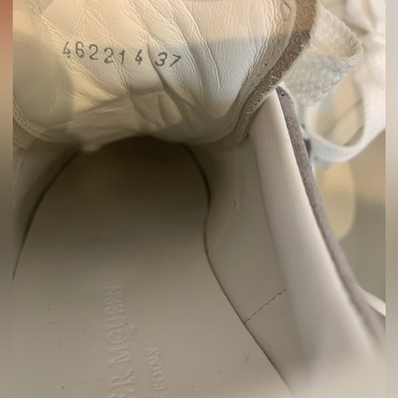 Alexander McQueen | Oversized low-top sneakers | White Grey | 37 - Picture 9 of 13